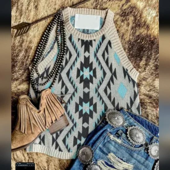 🔥New Aztec sweater tank - Picture 2 of 8